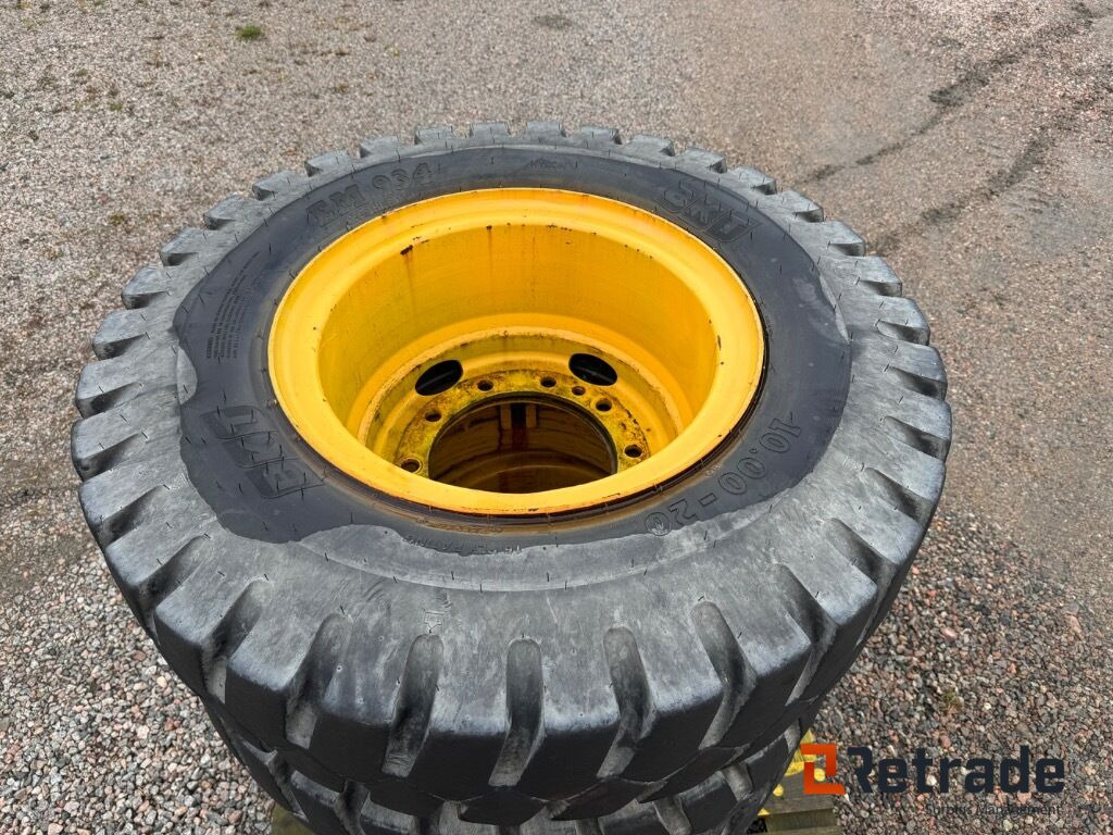 8 däck på fälg till Volvo Grävmaskin 10,00-20 - Rueda completa para Excavadora: foto 3 8 däck på fälg till Volvo Grävmaskin 10,00-20 - Rueda completa para Excavadora: foto 3