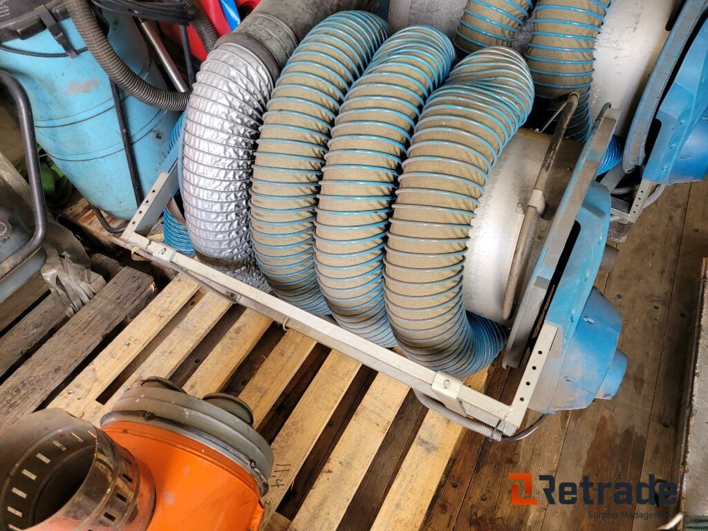 Avgasslangupprullare - Elmotordriven 2 st Nederman ( inget reservationspris ) - Equipo de climatización industrial: foto 3 Avgasslangupprullare - Elmotordriven 2 st Nederman ( inget reservationspris ) - Equipo de climatización industrial: foto 3