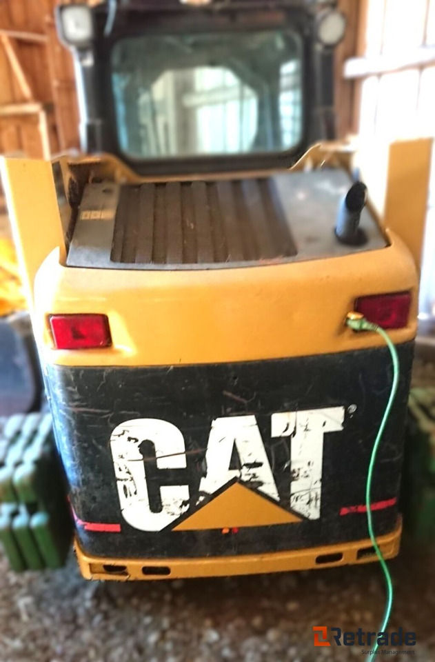 Cat 216 CAT 216 kompaktlaster – kun 2 290 timer - Minicargadora: foto 4 Cat 216 CAT 216 kompaktlaster – kun 2 290 timer - Minicargadora: foto 4