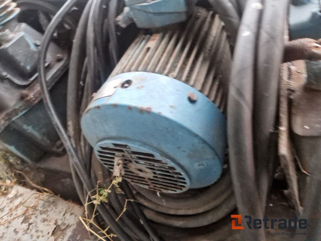 Diverse utstyr Kompressor på hjul med drag montering - Compresor de aire: foto 5 Diverse utstyr Kompressor på hjul med drag montering - Compresor de aire: foto 5