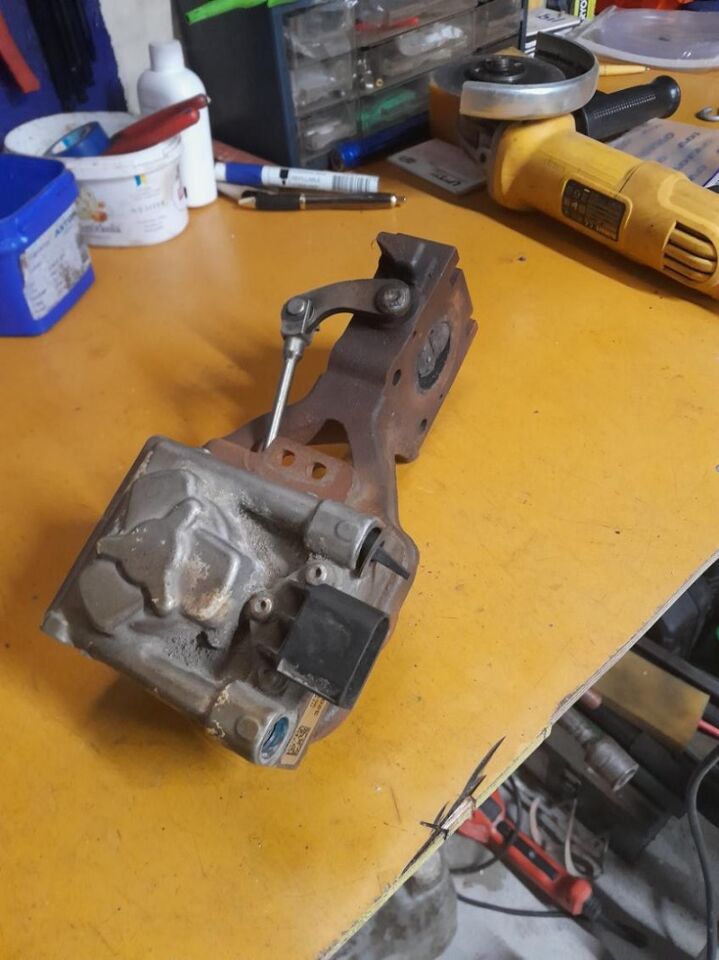 EGR-ventil JCB - Cargadora de ruedas: foto 1 EGR-ventil JCB - Cargadora de ruedas: foto 1