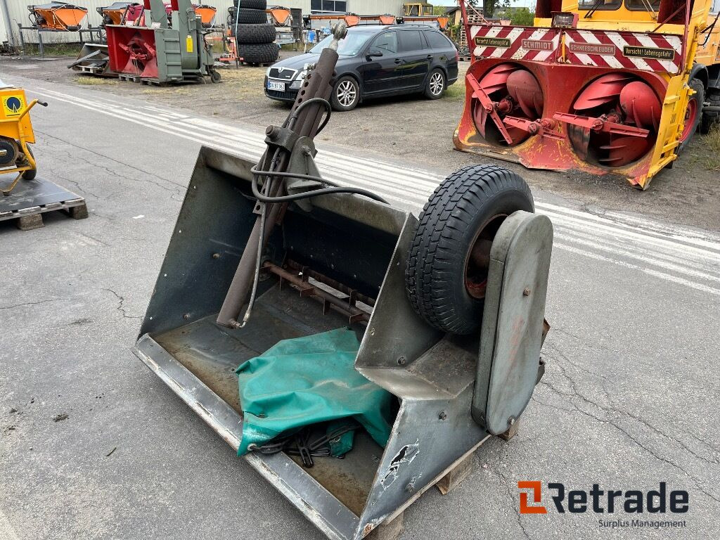 Fjærås 600/1350 liftophængt selvlæssende salt/grusudlægger. - Equipo de construcción: foto 1 Fjærås 600/1350 liftophængt selvlæssende salt/grusudlægger. - Equipo de construcción: foto 1