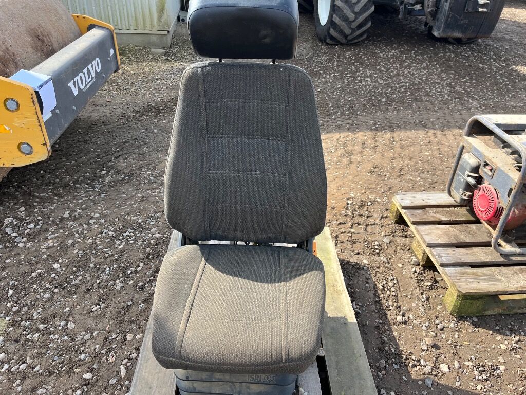 Forskelligt udstyr Førersæde til VOLVO Hjullæsser VOLVO Hjullæser - Asiento para Maquinaria de construcción: foto 2 Forskelligt udstyr Førersæde til VOLVO Hjullæsser VOLVO Hjullæser - Asiento para Maquinaria de construcción: foto 2