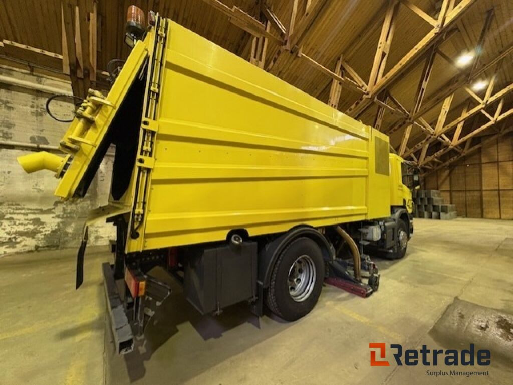 Glykol suger - Scania P310 med Bucher STKF 9500 på bygg! - Camión de basura: foto 5 Glykol suger - Scania P310 med Bucher STKF 9500 på bygg! - Camión de basura: foto 5