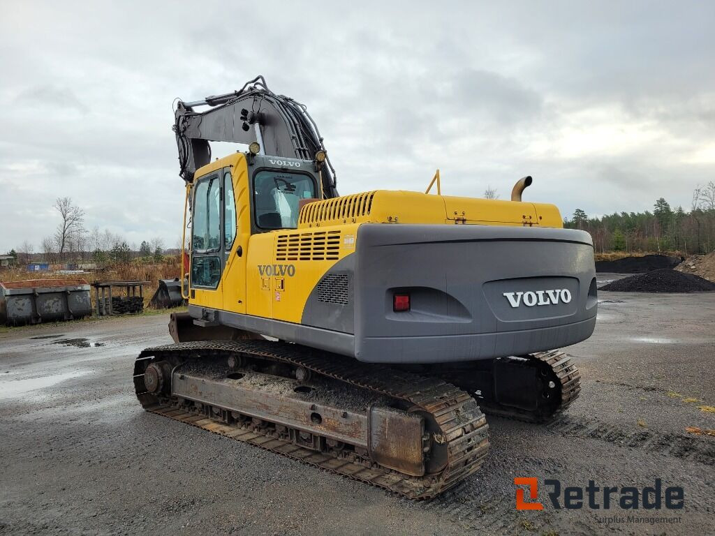 Grävmaskin Volvo EC 240B NLC med titrotator och redskap - Excavadora de cadenas: foto 4 Grävmaskin Volvo EC 240B NLC med titrotator och redskap - Excavadora de cadenas: foto 4