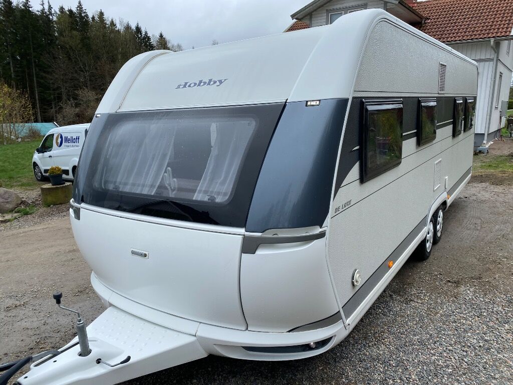 Husvagn Hobby 650 KFU Deluxe Barnkammare - Caravana: foto 1 Husvagn Hobby 650 KFU Deluxe Barnkammare - Caravana: foto 1