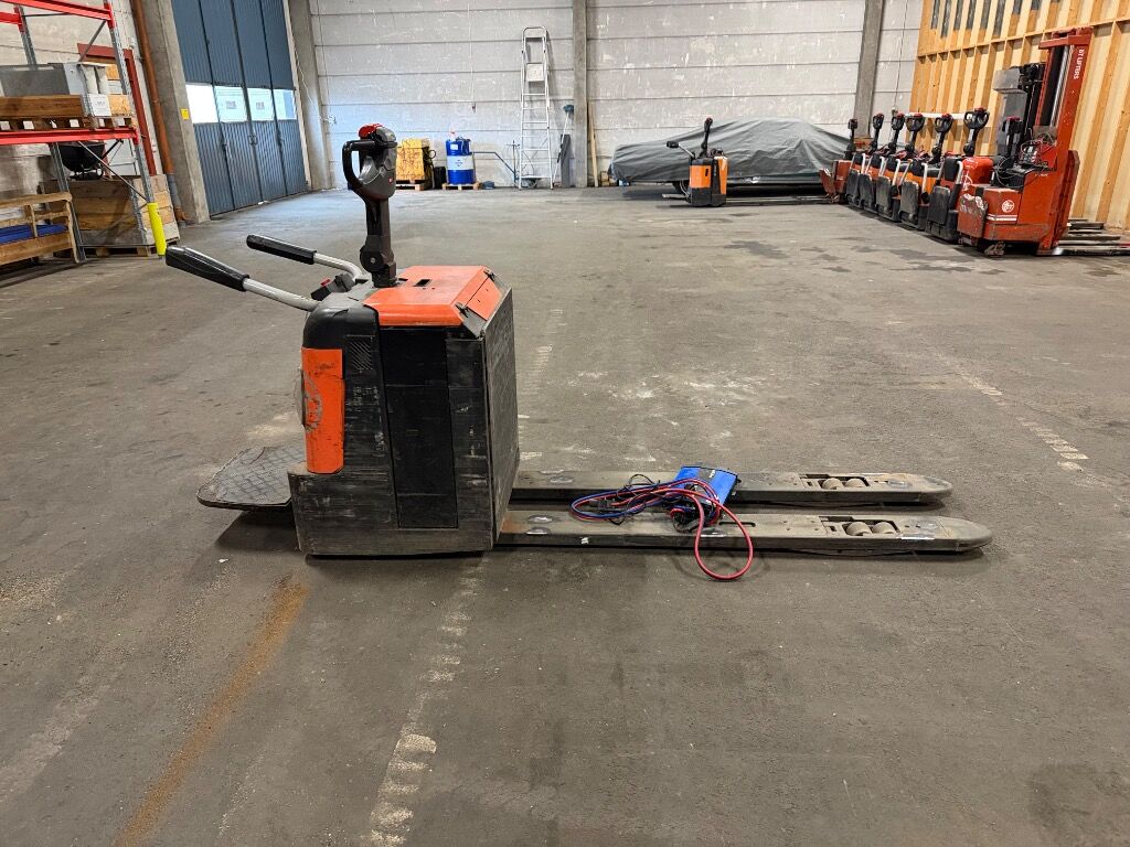 Låglyftare BT LPE200/8 - Carretilla elevadora: foto 1 Låglyftare BT LPE200/8 - Carretilla elevadora: foto 1