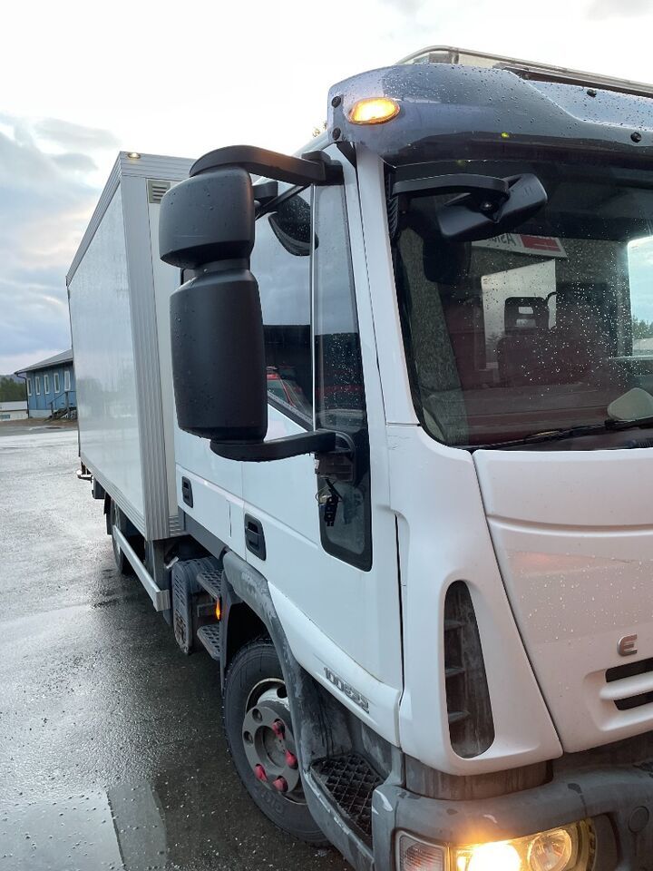Lastebil IVECO 100E22 - Camión caja cerrada: foto 4 Lastebil IVECO 100E22 - Camión caja cerrada: foto 4