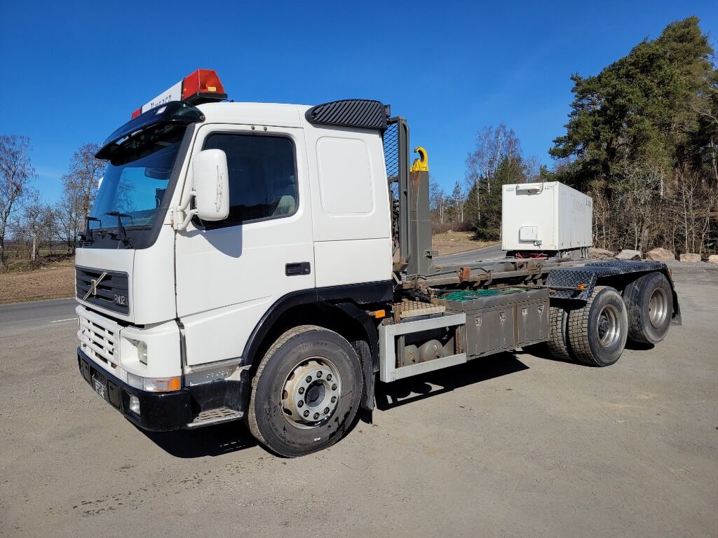 Lastväxlare Volvo FM 12 , Full parabel - Multibasculante camión, Camión grúa: foto 1 Lastväxlare Volvo FM 12 , Full parabel - Multibasculante camión, Camión grúa: foto 1