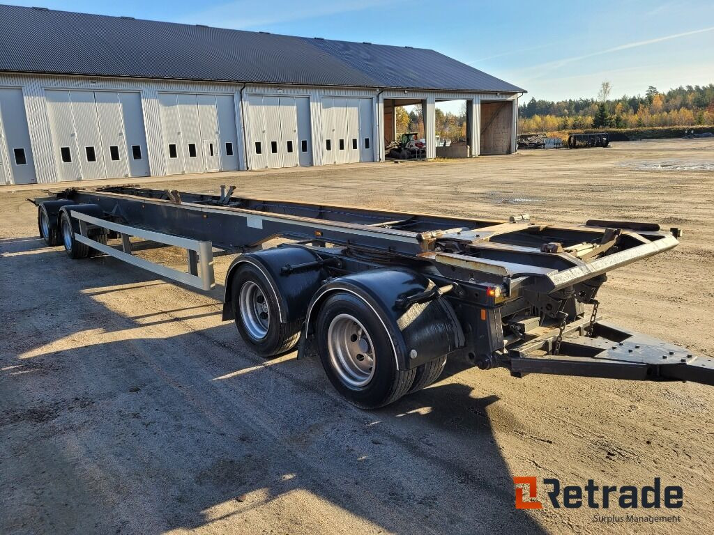 Lastväxlarsläp KILAFORS 4 axligt , med fjärrkontroll -2016 - Chasis remolque: foto 2 Lastväxlarsläp KILAFORS 4 axligt , med fjärrkontroll -2016 - Chasis remolque: foto 2