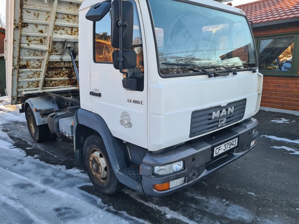 MAN LE180C 3-veis tipp - Volquete camión: foto 4 MAN LE180C 3-veis tipp - Volquete camión: foto 4