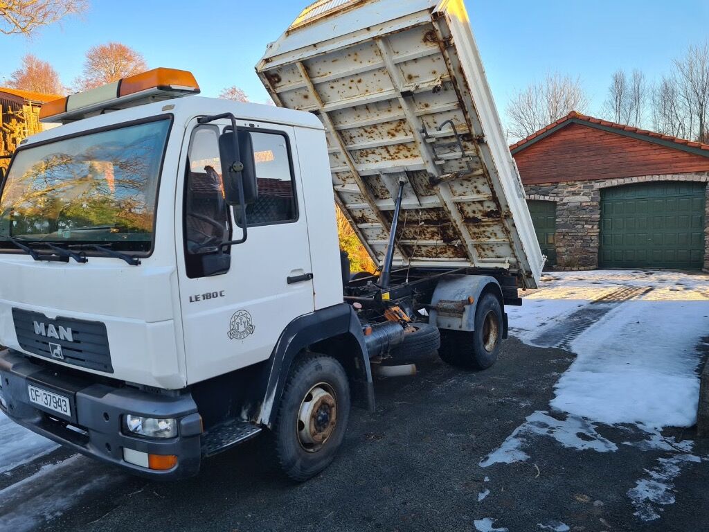 MAN LE180C 3-veis tipp - Volquete camión: foto 3 MAN LE180C 3-veis tipp - Volquete camión: foto 3