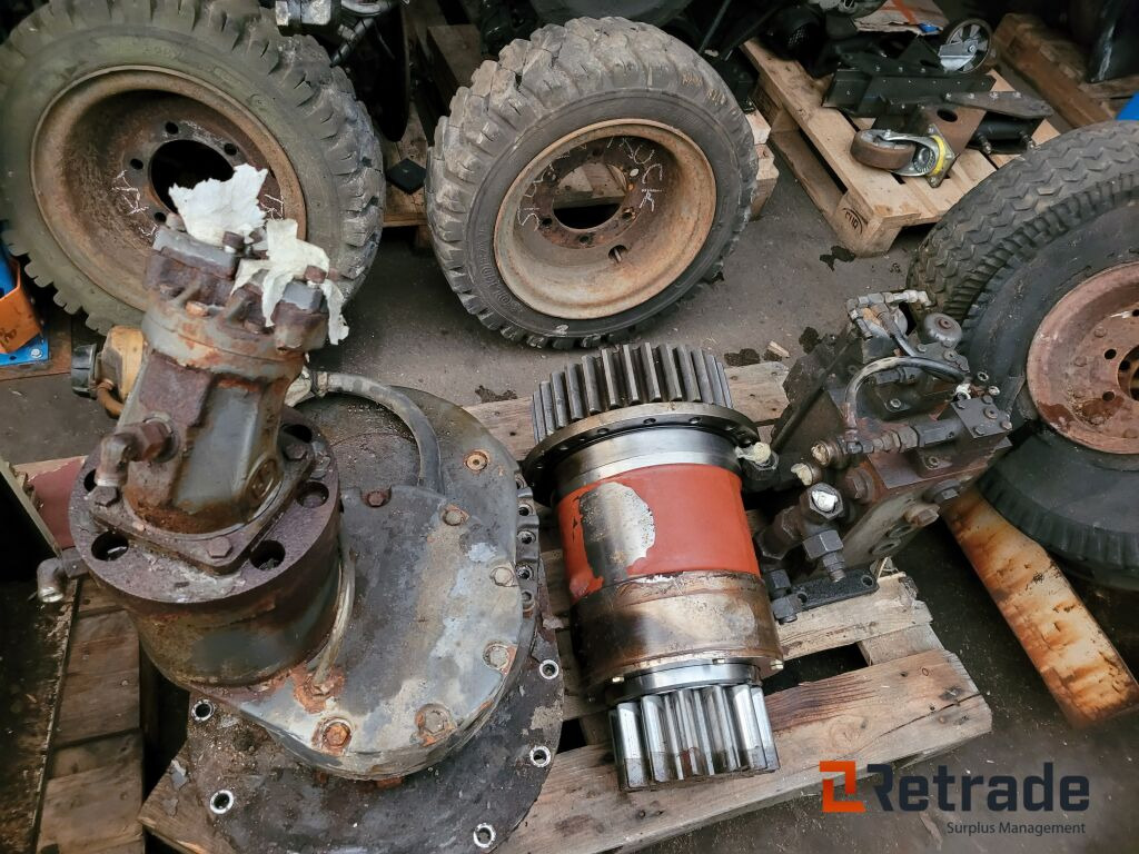 Volvo EC420 Svängmotor - Maquinaria de construcción: foto 2 Volvo EC420 Svängmotor - Maquinaria de construcción: foto 2
