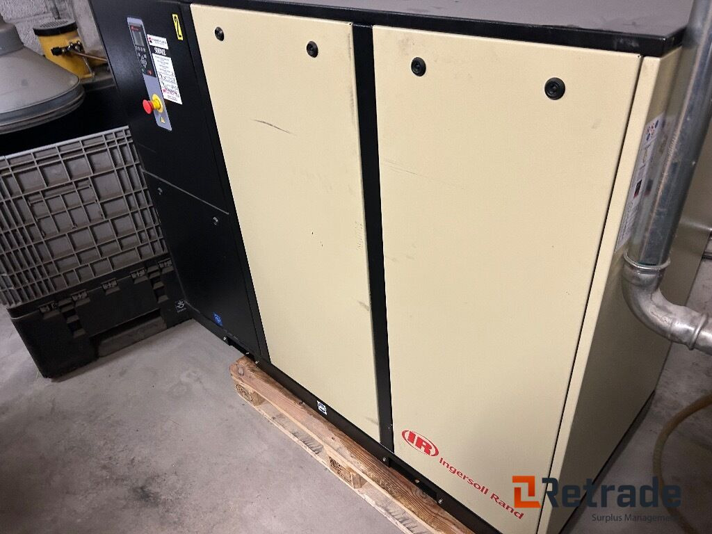 2015 Luft kompressor IR Ingersoll Rand IRN18K-CC-HV og 2012 Luftørker D24 0IN-A - Maquinaria industrial: foto 2 2015 Luft kompressor IR Ingersoll Rand IRN18K-CC-HV og 2012 Luftørker D24 0IN-A - Maquinaria industrial: foto 2