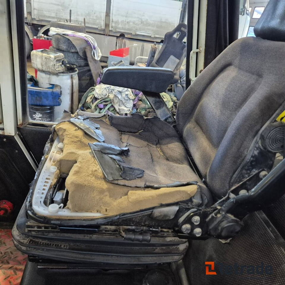 Leasing financiero de  Gaffeltruck MANITOU MC 30 leasing Gaffeltruck MANITOU MC 30: foto 15