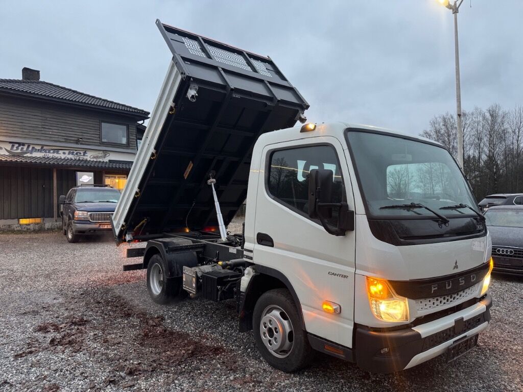 Mitsubishi Fuso Canter 3.0 – 3-veis tipp – NYBIL (Kun 211 km) - Volquete camión: foto 1 Mitsubishi Fuso Canter 3.0 – 3-veis tipp – NYBIL (Kun 211 km) - Volquete camión: foto 1