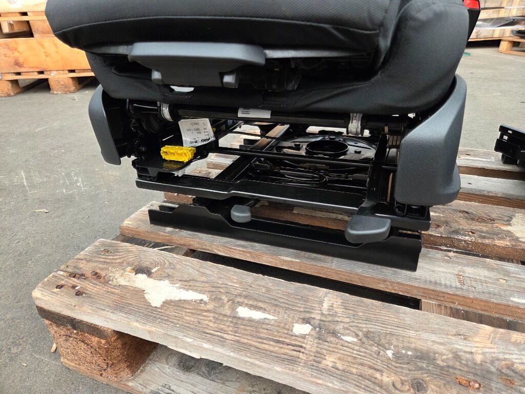 Nya Framstolar Mercedes Benz Sprinter - Asiento para Camión: foto 4 Nya Framstolar Mercedes Benz Sprinter - Asiento para Camión: foto 4
