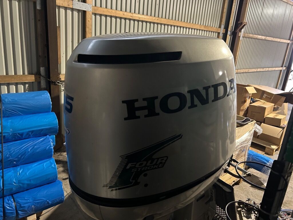 2010 Båt motor Honda 115 hk Four Stroke - Otros: foto 2 2010 Båt motor Honda 115 hk Four Stroke - Otros: foto 2