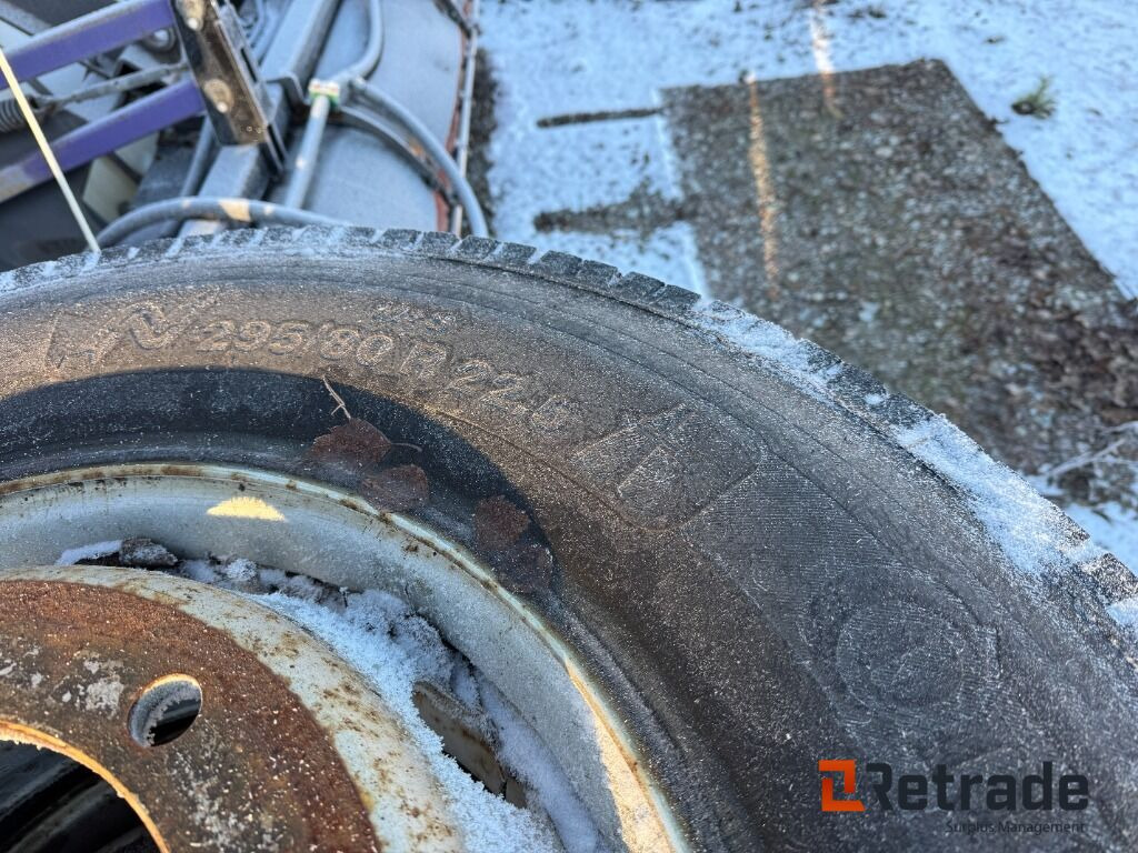 Parti med däck och fälg Volvo lastbil - Rueda completa para Camión: foto 4 Parti med däck och fälg Volvo lastbil - Rueda completa para Camión: foto 4