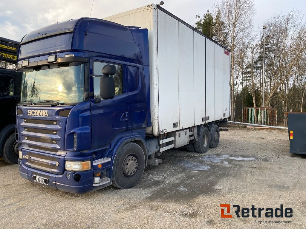 Skåpbil Scania R500LB6X2*4MNB Renoveringsobjekt - Camión caja cerrada: foto 1 Skåpbil Scania R500LB6X2*4MNB Renoveringsobjekt - Camión caja cerrada: foto 1