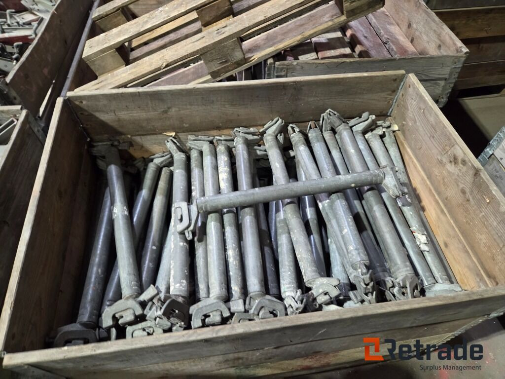 Ställningsmaterial Pluseight / Plus 8 / +8 - Equipo de construcción: foto 2 Ställningsmaterial Pluseight / Plus 8 / +8 - Equipo de construcción: foto 2