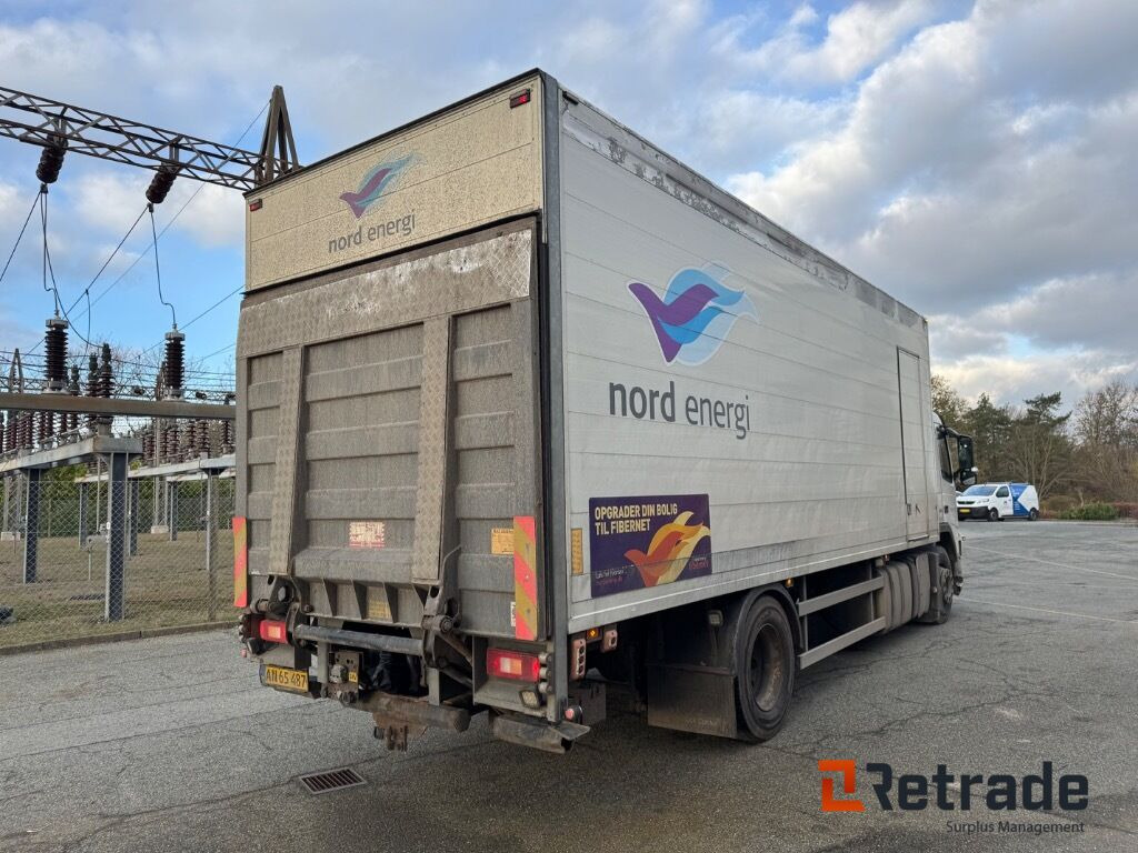 VOLVO FM 330 4X2 - Camión caja cerrada: foto 3 VOLVO FM 330 4X2 - Camión caja cerrada: foto 3