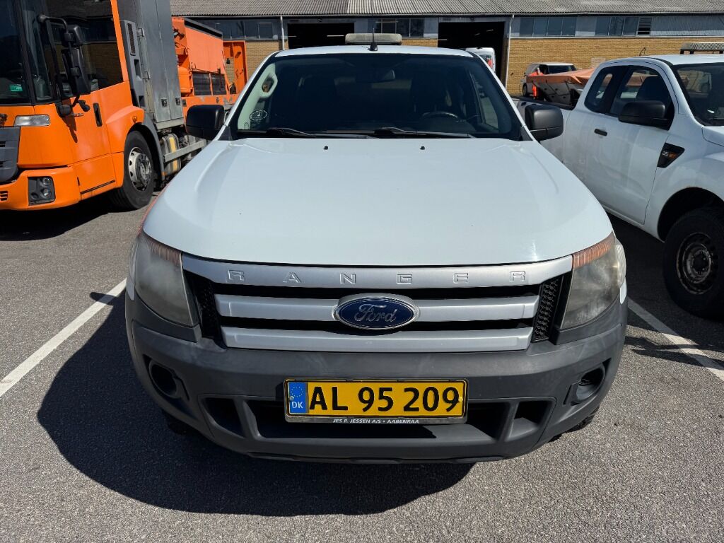 Ford Model Ranger 2.2 Tdci (150 Hk) Rab Cab 4x4 hardtop - Vehículo comercial ligero: foto 2 Ford Model Ranger 2.2 Tdci (150 Hk) Rab Cab 4x4 hardtop - Vehículo comercial ligero: foto 2