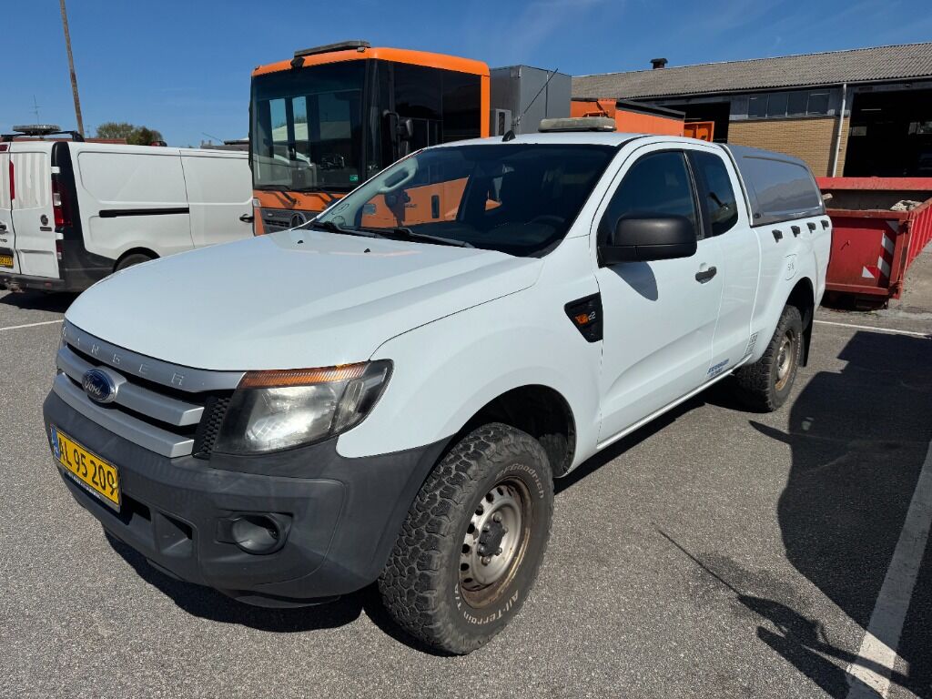 Ford Model Ranger 2.2 Tdci (150 Hk) Rab Cab 4x4 hardtop - Vehículo comercial ligero: foto 1 Ford Model Ranger 2.2 Tdci (150 Hk) Rab Cab 4x4 hardtop - Vehículo comercial ligero: foto 1
