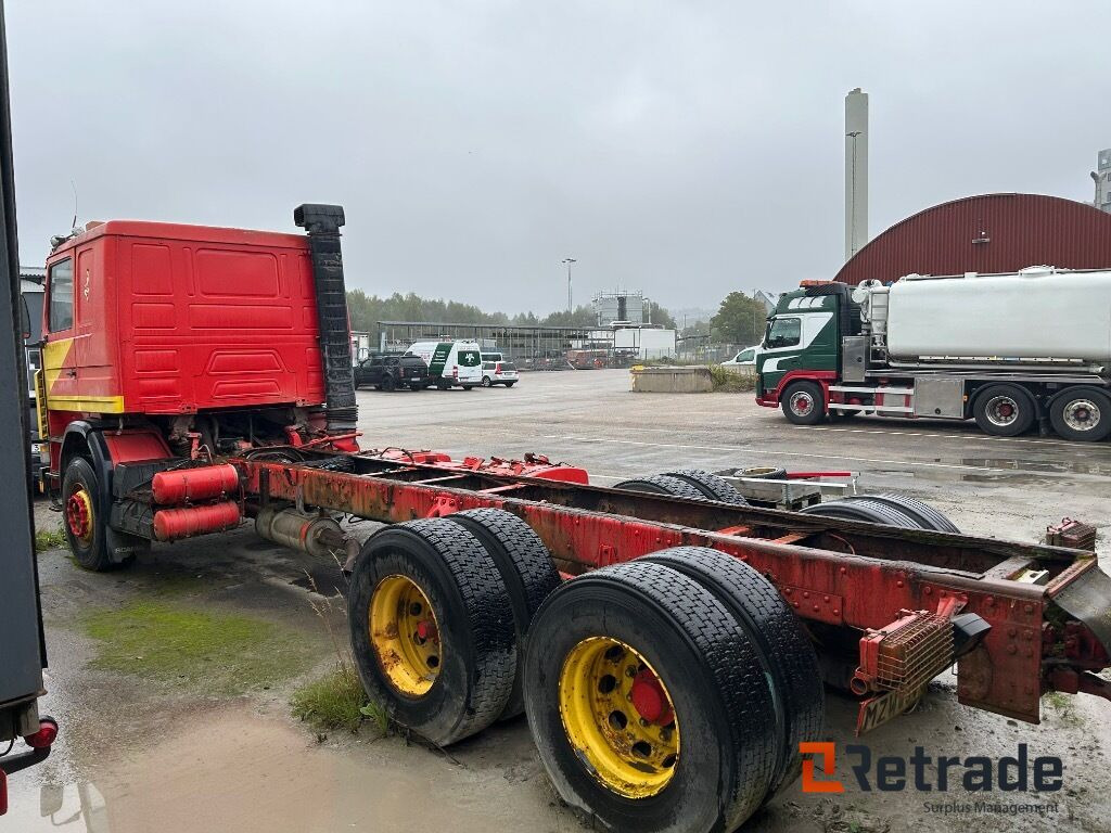 Veteranlastbil SCANIA R142H 6x2 chassi - Chasis camión: foto 5 Veteranlastbil SCANIA R142H 6x2 chassi - Chasis camión: foto 5