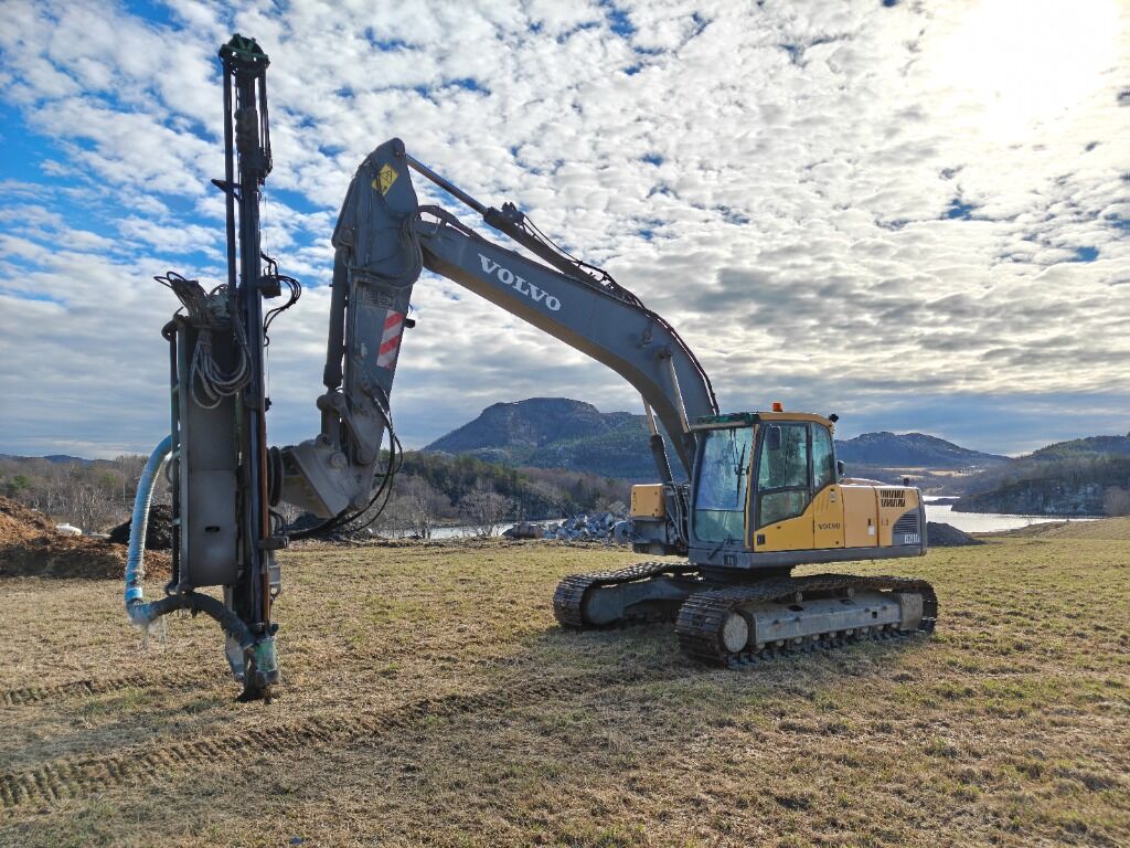 Volvo EC210Cl, Montabert Boretårn, Nytt understell! - Excavadora: foto 1 Volvo EC210Cl, Montabert Boretårn, Nytt understell! - Excavadora: foto 1
