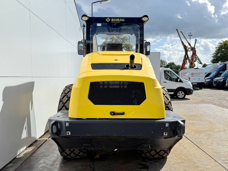Bomag BW211DH-5 - German Machine / Only 1311 Hours - Rodillo: foto 4 Bomag BW211DH-5 - German Machine / Only 1311 Hours - Rodillo: foto 4