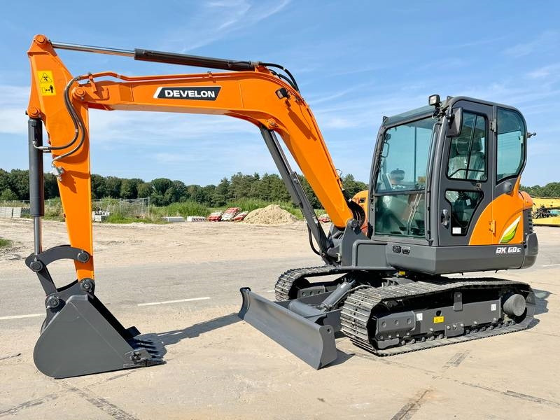 Doosan DX60E-10N NEW! - Miniexcavadora: foto 2 Doosan DX60E-10N NEW! - Miniexcavadora: foto 2