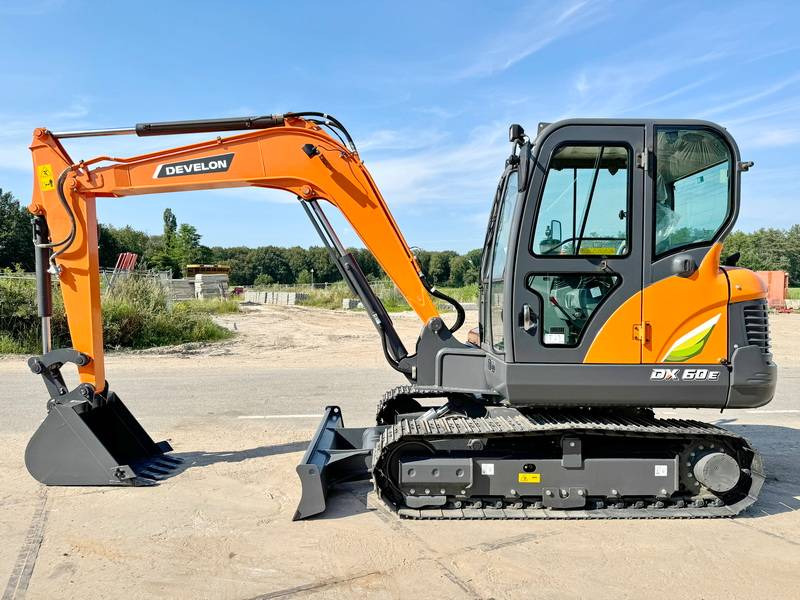 Doosan DX60E-10N NEW! - Miniexcavadora: foto 1 Doosan DX60E-10N NEW! - Miniexcavadora: foto 1