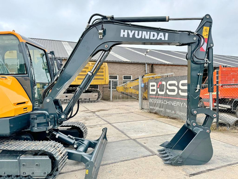 Miniexcavadora Hyundai HX60 - New / Unused / 2024 Model: foto 10