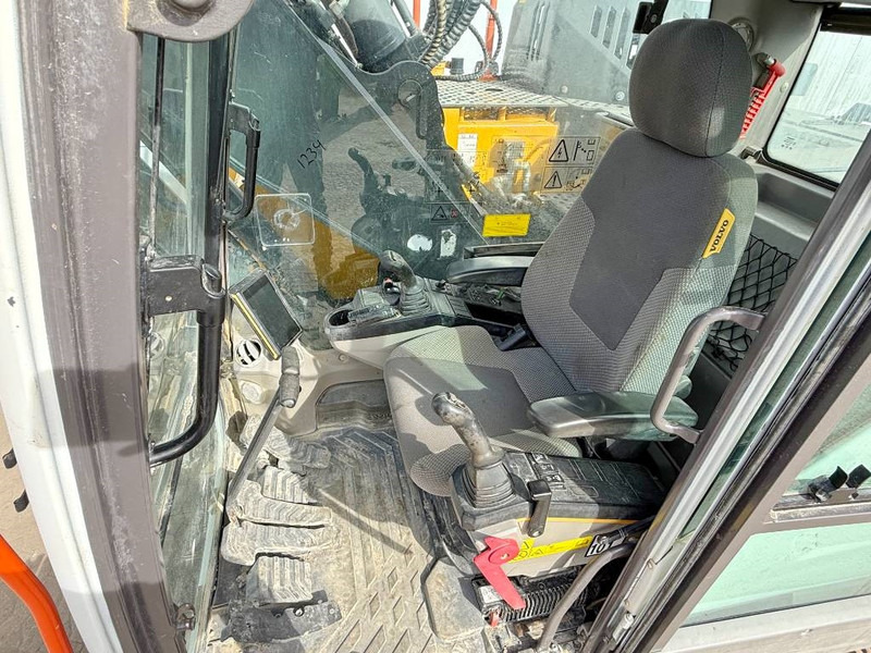 Excavadora de cadenas Volvo ECR235EL - Triple Boom / 2 Buckets Included: foto 8