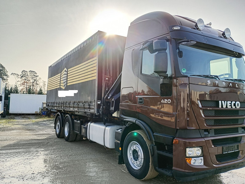 Iveco AS260S42Y/FS mit Kran BDF - Camión lona, Camión grúa: foto 3 Iveco AS260S42Y/FS mit Kran BDF - Camión lona, Camión grúa: foto 3