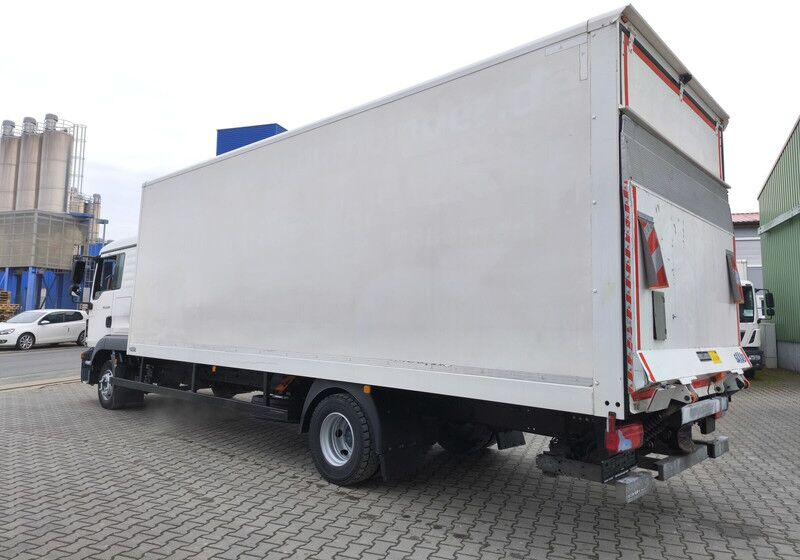 MAN TGL 12.250 Koffer Gr. Haus 3-Sitzer Euro 6 AHK LBW (17) - Camión caja cerrada: foto 3 MAN TGL 12.250 Koffer Gr. Haus 3-Sitzer Euro 6 AHK LBW (17) - Camión caja cerrada: foto 3