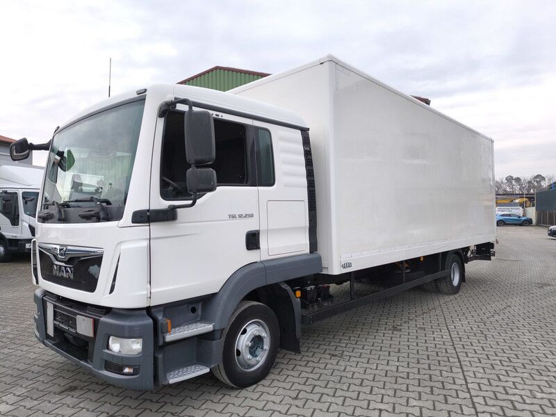 MAN TGL 12.250 Koffer Gr. Haus 3-Sitzer Euro 6 AHK LBW - Camión caja cerrada: foto 2 MAN TGL 12.250 Koffer Gr. Haus 3-Sitzer Euro 6 AHK LBW - Camión caja cerrada: foto 2