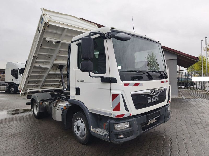 MAN TGL 8.220 4x2 Euro 6 Meiller Kipper 3-Sitzer (3) - Volquete camión: foto 2 MAN TGL 8.220 4x2 Euro 6 Meiller Kipper 3-Sitzer (3) - Volquete camión: foto 2