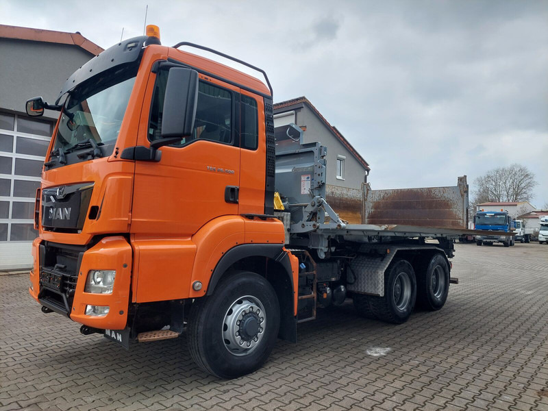 MAN TGS 26.500 Hydrodrive Schwarzmüller Wechselsystem SZM - Volquete camión: foto 1 MAN TGS 26.500 Hydrodrive Schwarzmüller Wechselsystem SZM - Volquete camión: foto 1