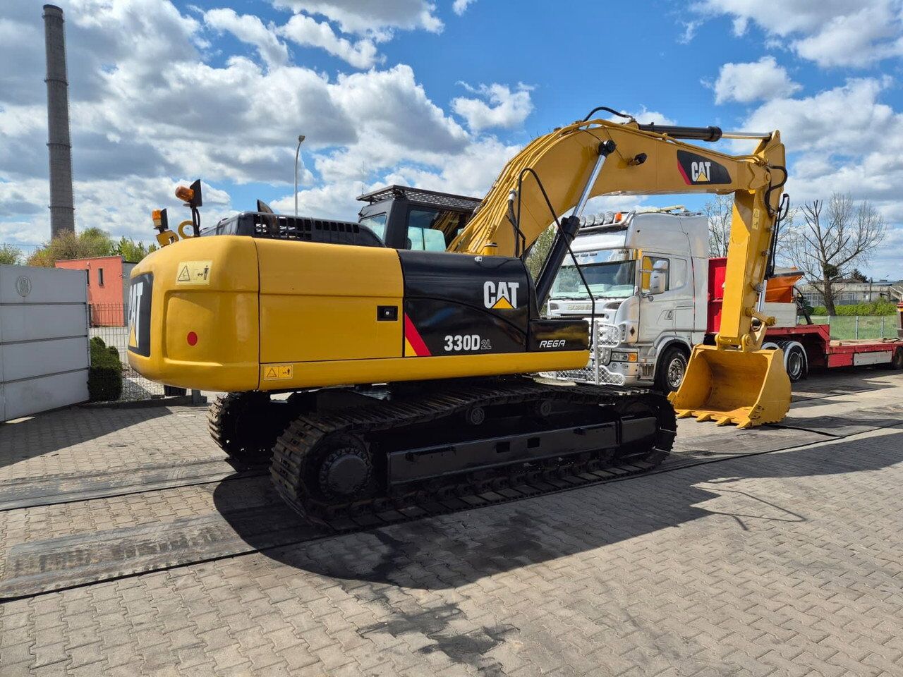 CATERPILLAR CAT 330D2L / LOW MTH / Like NEW / GPS/4 different Spoons/Cheap t - Excavadora de cadenas: foto 5 CATERPILLAR CAT 330D2L / LOW MTH / Like NEW / GPS/4 different Spoons/Cheap t - Excavadora de cadenas: foto 5