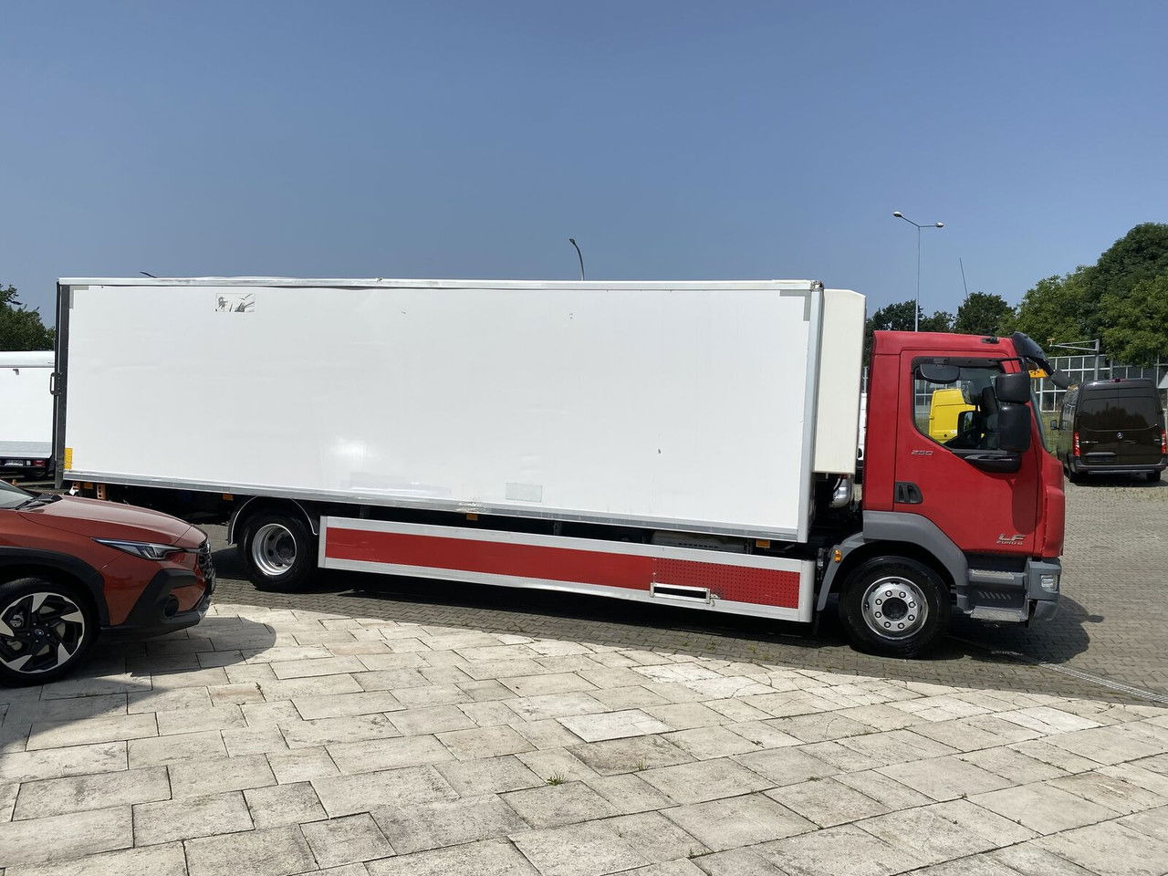 DAF LF 250 E6 AUT / 119TKM / Hulsteins -24 +25 / 18 EP / Serviced - Frigorífico camión: foto 4 DAF LF 250 E6 AUT / 119TKM / Hulsteins -24 +25 / 18 EP / Serviced - Frigorífico camión: foto 4