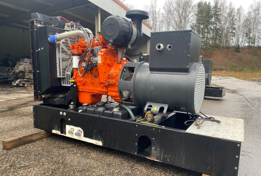 Diversen ECP34 2S4 - Iveco Engine,126kVA,New oils, filters, Mecc Alte ECP34 2S4 - Iveco Engine,126kVA,New oils, filters, Like New - Generador industriale: foto 1 Diversen ECP34 2S4 - Iveco Engine,126kVA,New oils, filters, Mecc Alte ECP34 2S4 - Iveco Engine,126kVA,New oils, filters, Like New - Generador industriale: foto 1