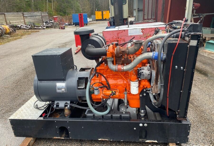 Diversen ECP34 2S4 - Iveco Engine,126kVA,New oils, filters, Mecc Alte ECP34 2S4 - Iveco Engine,126kVA,New oils, filters, Like New - Generador industriale: foto 3 Diversen ECP34 2S4 - Iveco Engine,126kVA,New oils, filters, Mecc Alte ECP34 2S4 - Iveco Engine,126kVA,New oils, filters, Like New - Generador industriale: foto 3