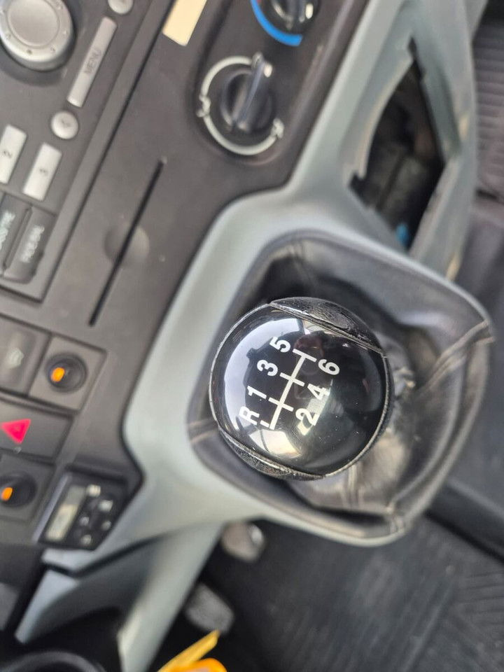 Caja abierta furgoneta Ford Transit 350 2.4 TDCi / Very Strong Hiab / 1 Owner / Serviced: foto 24