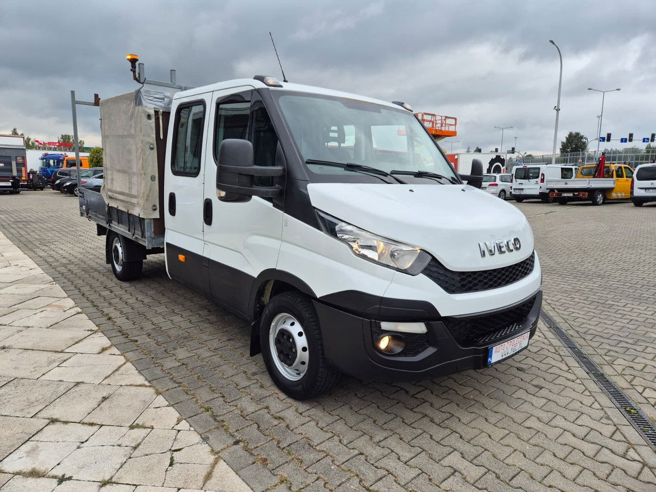 Iveco Daily 35 35S15 / Doka / 1 Owner / LOW KM / 7 Seats - Caja abierta furgoneta: foto 4 Iveco Daily 35 35S15 / Doka / 1 Owner / LOW KM / 7 Seats - Caja abierta furgoneta: foto 4