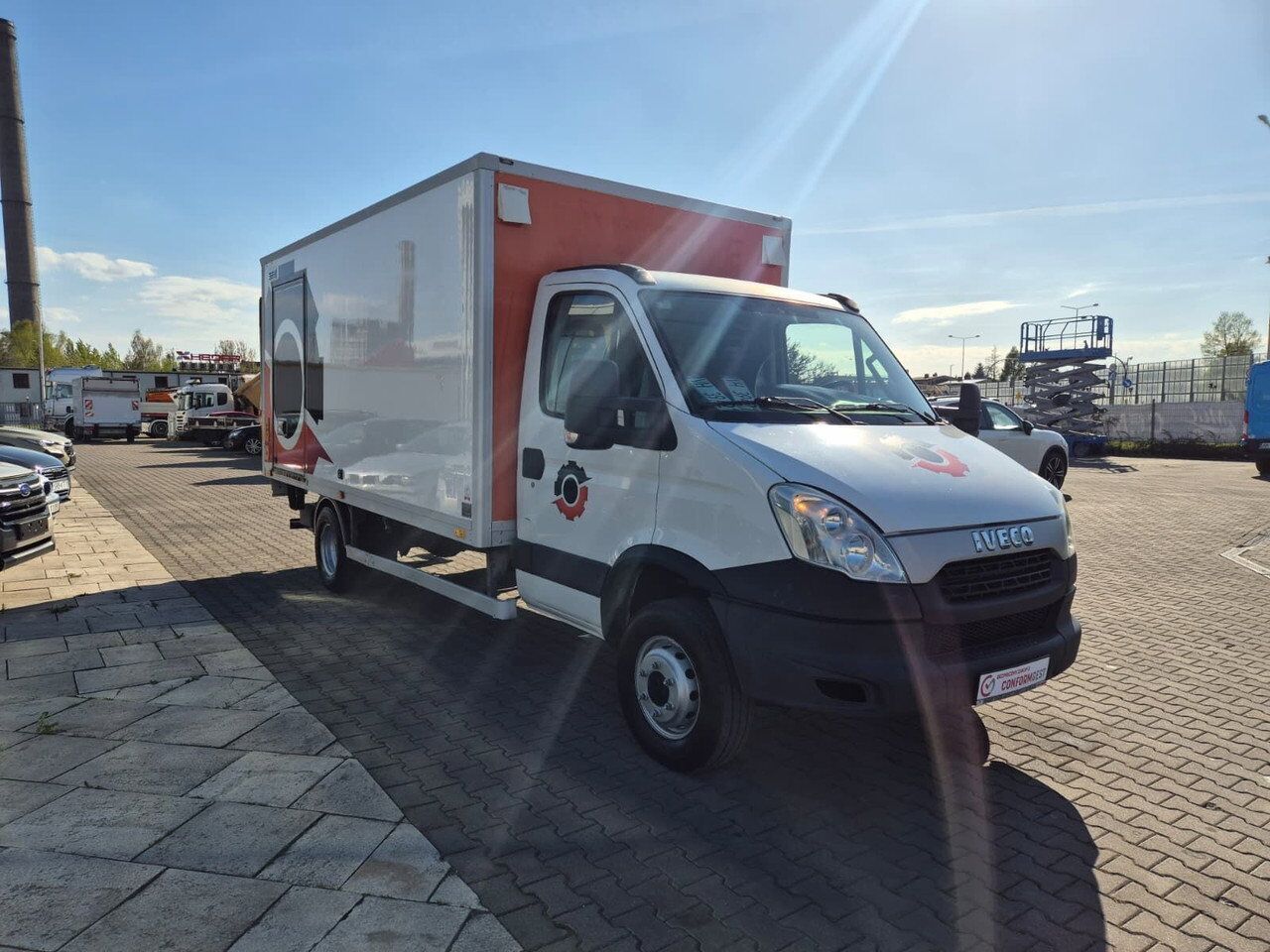Iveco Daily 65 65C17 / Norka / Kontener / Euro 5 - Camión caja cerrada: foto 4 Iveco Daily 65 65C17 / Norka / Kontener / Euro 5 - Camión caja cerrada: foto 4