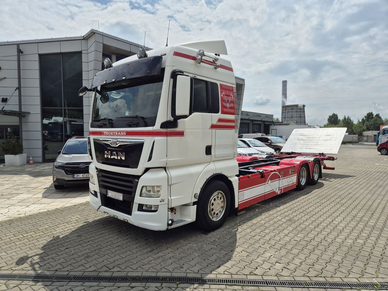 MAN TGX 28 28.420 , 6x2-2 LL / Trailer HFR KM 20 / 1 Owner / E6 /Techni - Portacontenedore/ Intercambiable camión: foto 1 MAN TGX 28 28.420 , 6x2-2 LL / Trailer HFR KM 20 / 1 Owner / E6 /Techni - Portacontenedore/ Intercambiable camión: foto 1