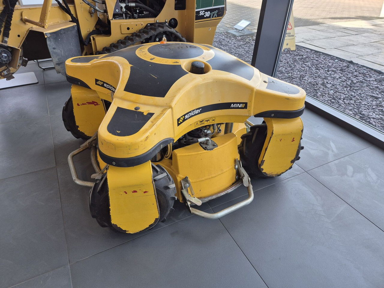 MINI Mini Spider II / 4X4 / NEW Service / Works Great - Cortacésped: foto 1 MINI Mini Spider II / 4X4 / NEW Service / Works Great - Cortacésped: foto 1