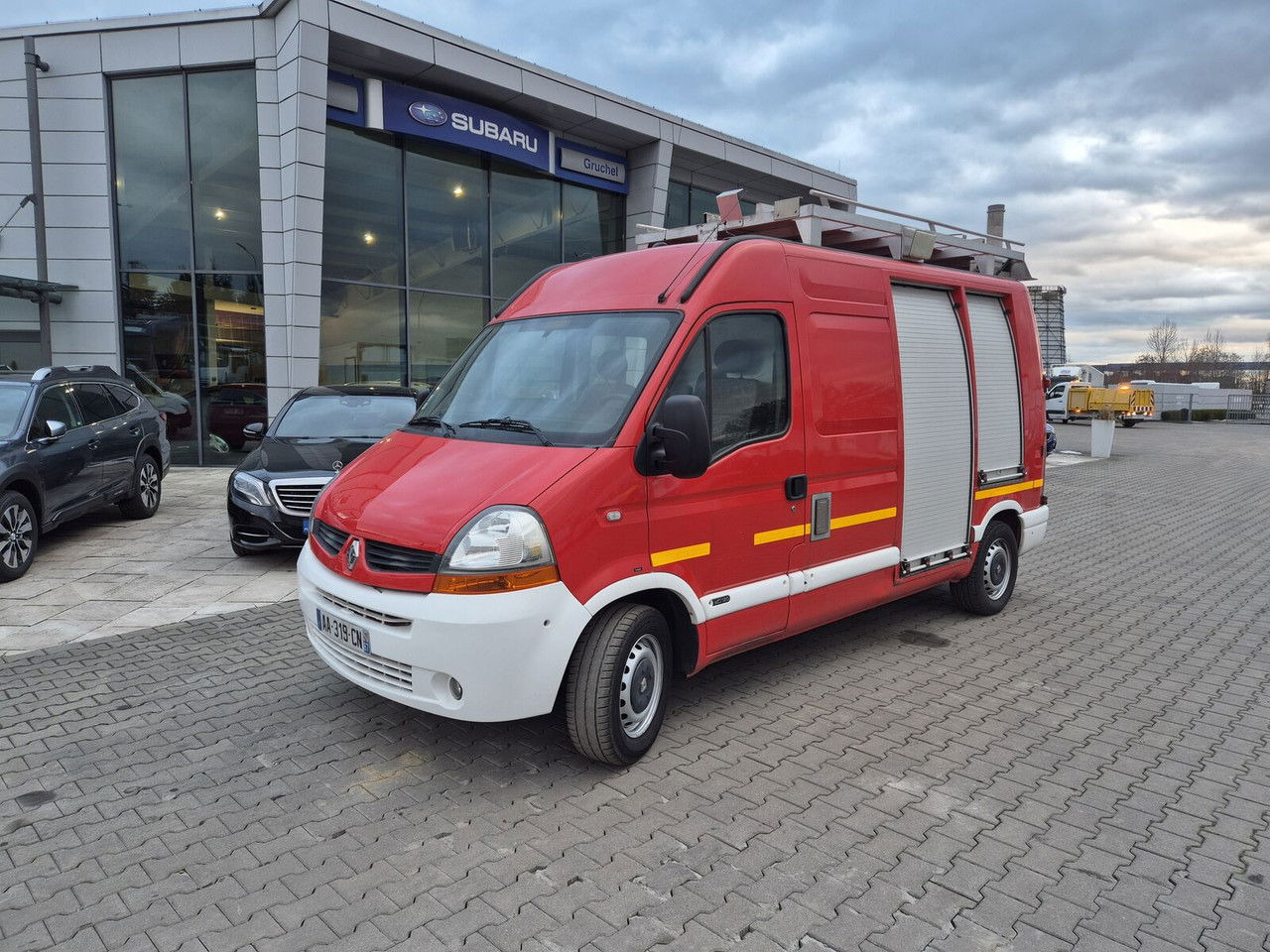 Renault Master 2.5 DCi / Only 25TKM / Like NEW / WE Have 3 THE Same Renault Master 2.5 DCi / Only 25TKM / Like NEW / WE Have 3 THE Same - Camión de bomberos: foto 1 Renault Master 2.5 DCi / Only 25TKM / Like NEW / WE Have 3 THE Same Renault Master 2.5 DCi / Only 25TKM / Like NEW / WE Have 3 THE Same - Camión de bomberos: foto 1